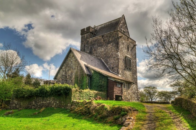 Craggaunowen Castle &amp; Crannóg, Kilmurry, Ireland, Ireland